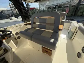 Thumbnail von Boston Whaler 350 Realm