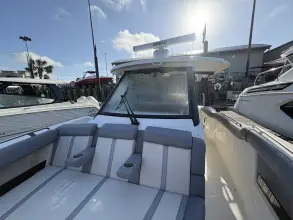 Thumbnail von Boston Whaler 350 Realm
