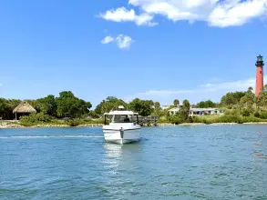 Thumbnail von Cruisers Yachts 38 VTR