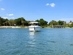 Thumbnail von Cruisers Yachts 38 VTR