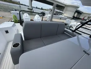 Thumbnail von Cruisers Yachts 38 VTR