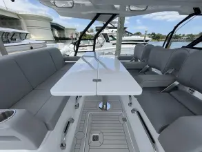 Thumbnail von Cruisers Yachts 38 VTR