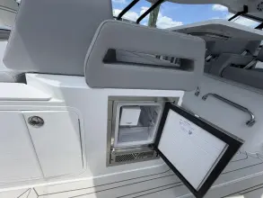 Thumbnail von Cruisers Yachts 38 VTR