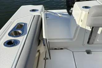 Thumbnail von Boston Whaler 330R