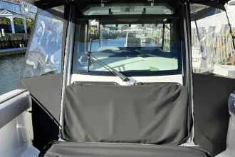 Thumbnail von Boston Whaler 330R