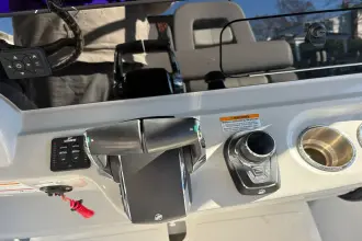 Thumbnail von Boston Whaler 330R