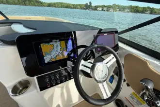 Thumbnail von Sea Ray SDX 250
