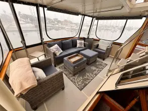Thumbnail von Overseas PT52 COCKPIT MOTORYACHT Wine Knot