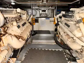 Thumbnail von Overseas PT52 COCKPIT MOTORYACHT Wine Knot