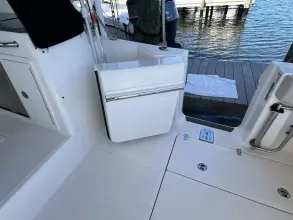 Thumbnail von Boston Whaler 325 Conquest