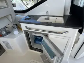 Thumbnail von Boston Whaler 325 Conquest