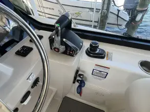 Thumbnail von Boston Whaler 325 Conquest