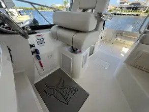 Thumbnail von Boston Whaler 325 Conquest