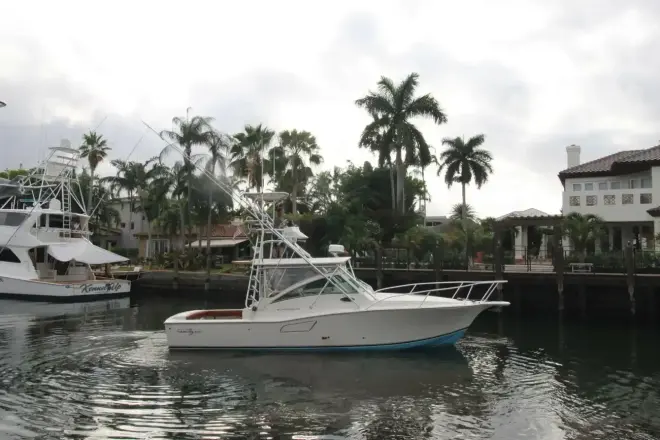 Albemarle 320 Express Fisherman Crew Facilities