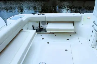 Thumbnail von Boston Whaler 345 Conquest F-Troop