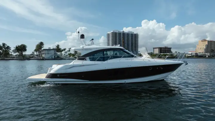 Cruisers Yachts 45 Cantius CHASSAN