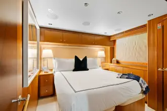 Thumbnail von Hatteras 	100 Motor Yacht  MAGIC