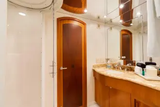 Thumbnail von Hatteras 	100 Motor Yacht  MAGIC