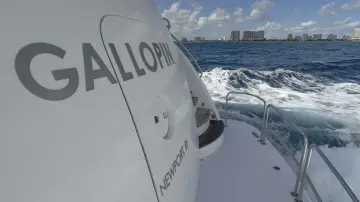 Thumbnail von Hatteras 80 Enclosed Bridge Skylounge Gallopin