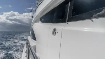 Thumbnail von Hatteras 80 Enclosed Bridge Skylounge Gallopin