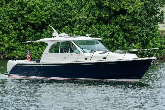 Hinckley Sport Boat 40X Renie Vee