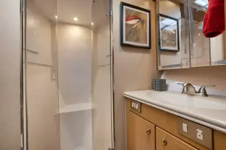 Thumbnail von Ocean Yachts 57 Enclosed Bridge Convertible Positive Attitude