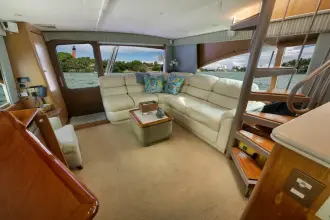 Thumbnail von Ocean Yachts 57 Enclosed Bridge Convertible Positive Attitude