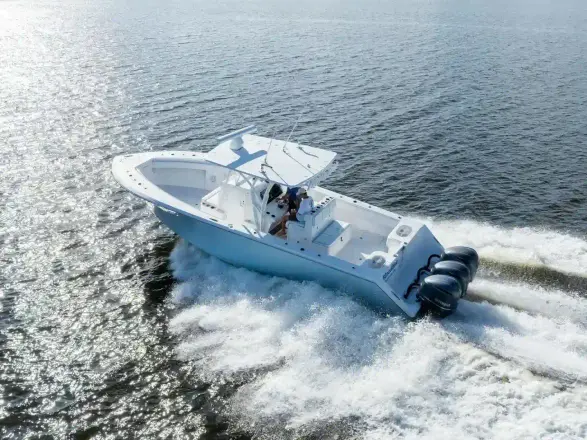 Sea Hunter 33 Center Console Bloodline