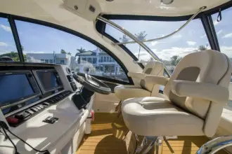 Thumbnail von Sea Ray 520 Sedan Bridge Seas The Day