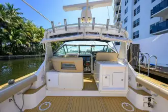Thumbnail von Tiara Yachts 3100 LE Black Jack