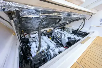 Thumbnail von Tiara Yachts 3100 LE Black Jack