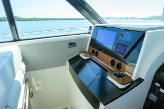 Thumbnail von Tiara Yachts 43LE 2022 43 Tiara LE