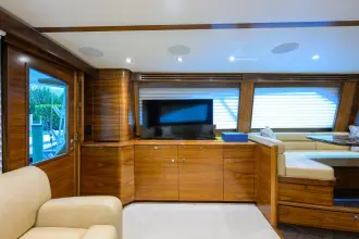 Thumbnail von Viking 64 Convertible HMY Trade