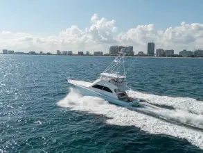 Thumbnail von Viking 68 Convertible RUNNING OVER