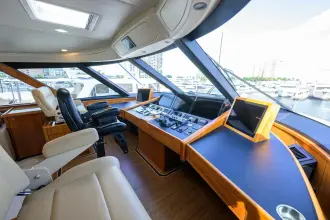 Thumbnail von Viking 92 Enclosed Bridge SPECULATOR