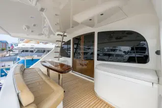 Thumbnail von Viking 92 Enclosed Bridge SPECULATOR