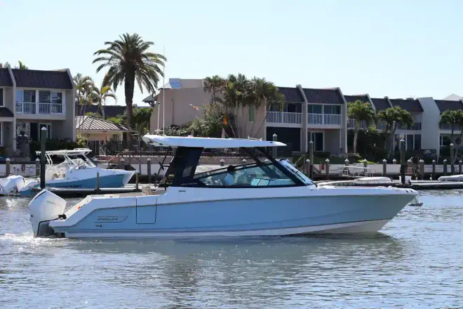 Boston Whaler 330 Vantage