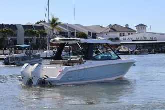 Thumbnail von Boston Whaler 330 Vantage