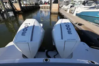 Thumbnail von Boston Whaler 330 Vantage