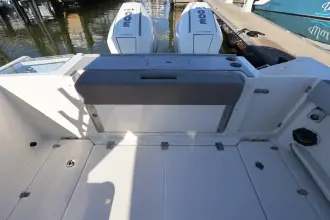 Thumbnail von Boston Whaler 330 Vantage