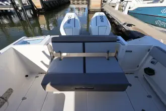 Thumbnail von Boston Whaler 330 Vantage