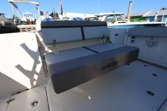 Thumbnail von Boston Whaler 330 Vantage