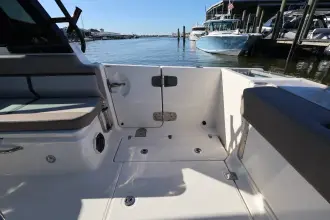Thumbnail von Boston Whaler 330 Vantage