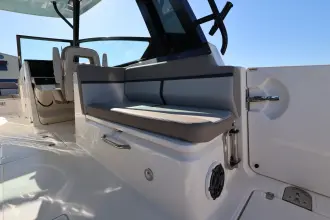 Thumbnail von Boston Whaler 330 Vantage