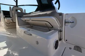Thumbnail von Boston Whaler 330 Vantage