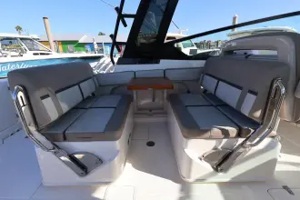 Thumbnail von Boston Whaler 330 Vantage
