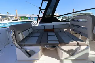 Thumbnail von Boston Whaler 330 Vantage