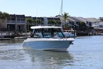 Thumbnail von Boston Whaler 330 Vantage