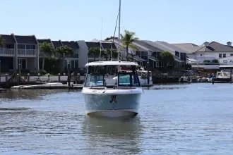 Thumbnail von Boston Whaler 330 Vantage