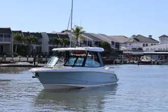 Thumbnail von Boston Whaler 330 Vantage